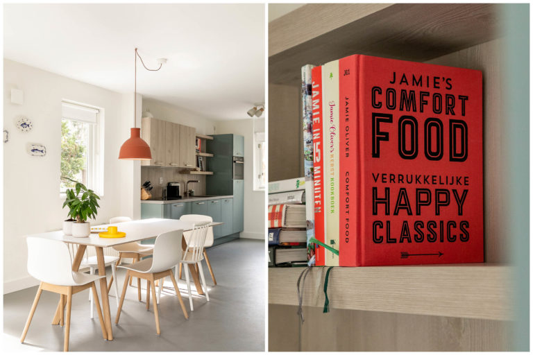 Woudstee Cornelia woonkamer met open keuken en kookboeken