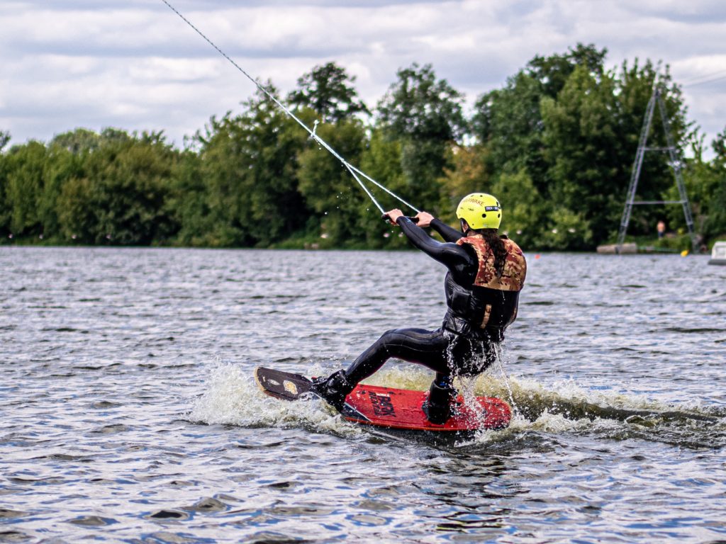 Wakeboarden waterskiën bij Burnside tijdens je verblijf op de Veluwe bij WoudStee