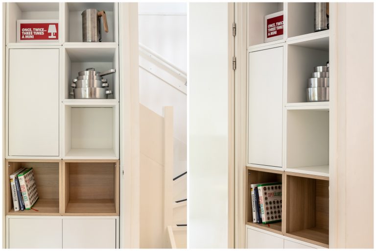 Antonia boekenkast woonkamer bij Woudstee