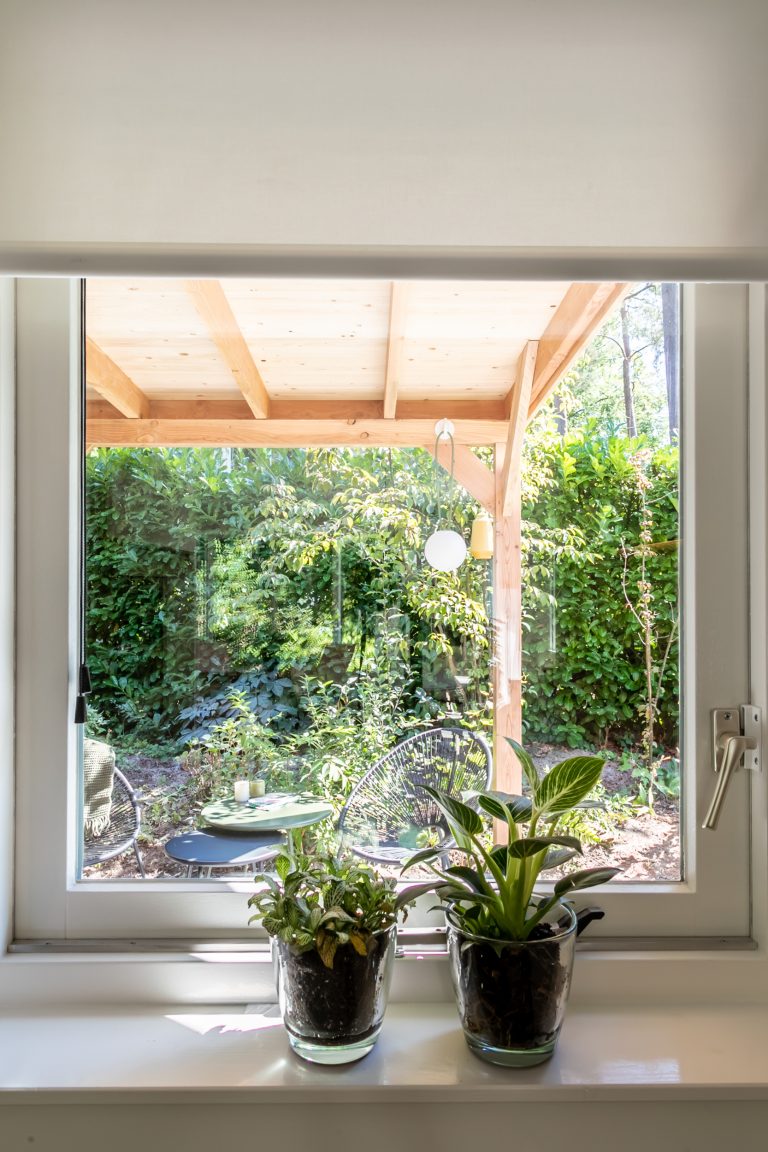 Heerlijk open, licht en fris interieur bij Hendrika van WoudStee