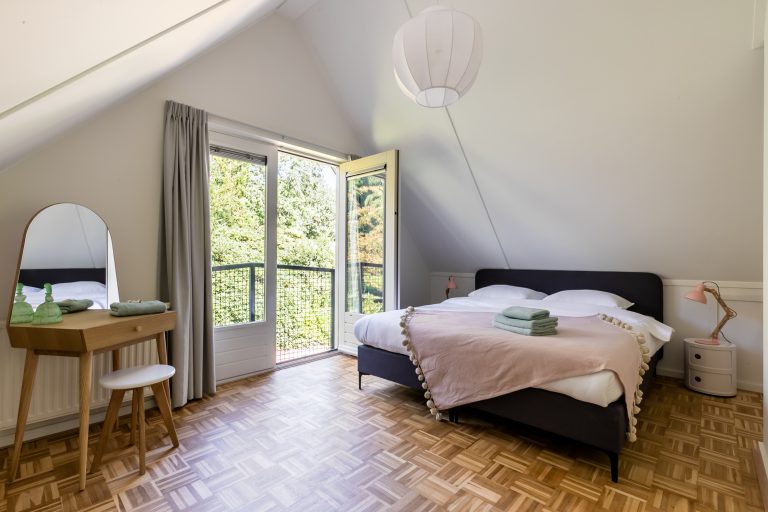 Slaapkamer van Hendrika balkon frisse lucht