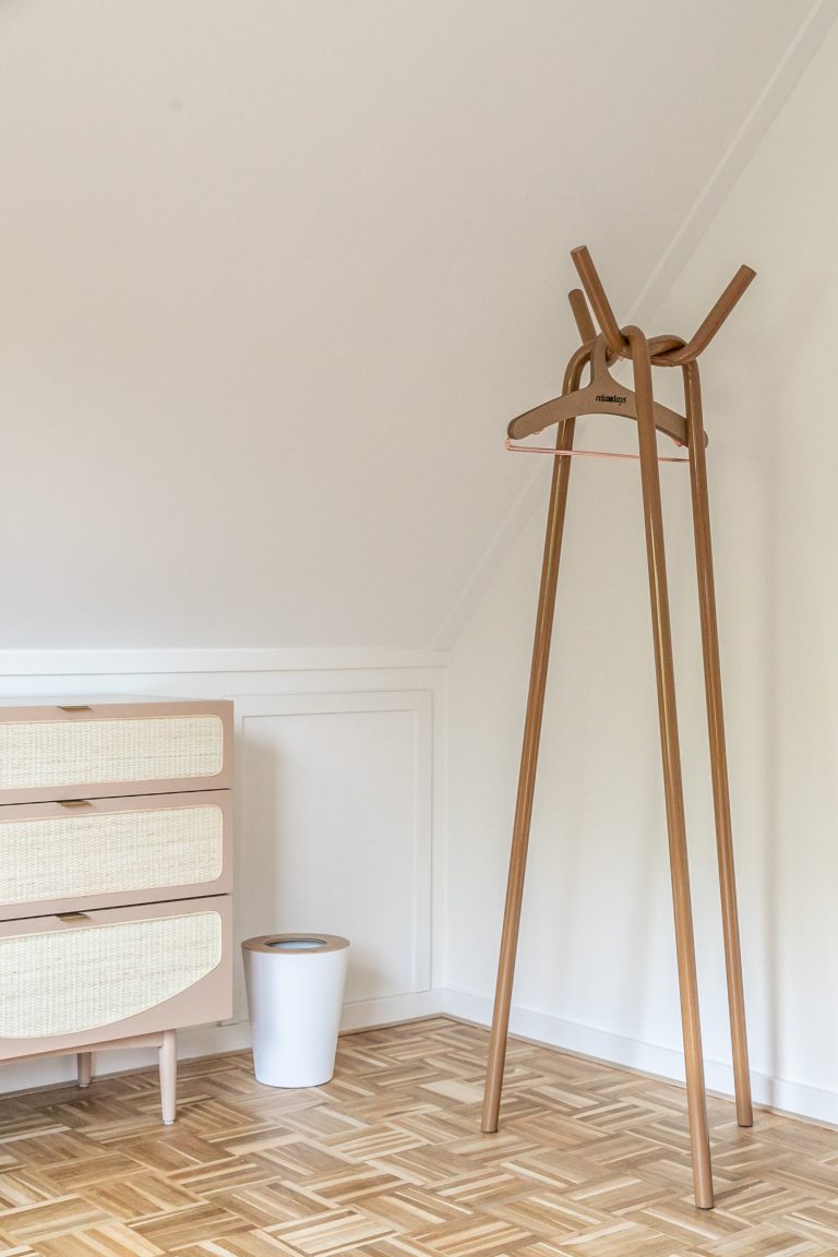 Slaapkamer van Hendrika details kapstok